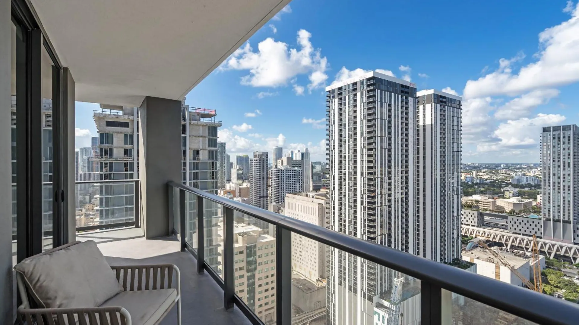 Apartment 601 Miami