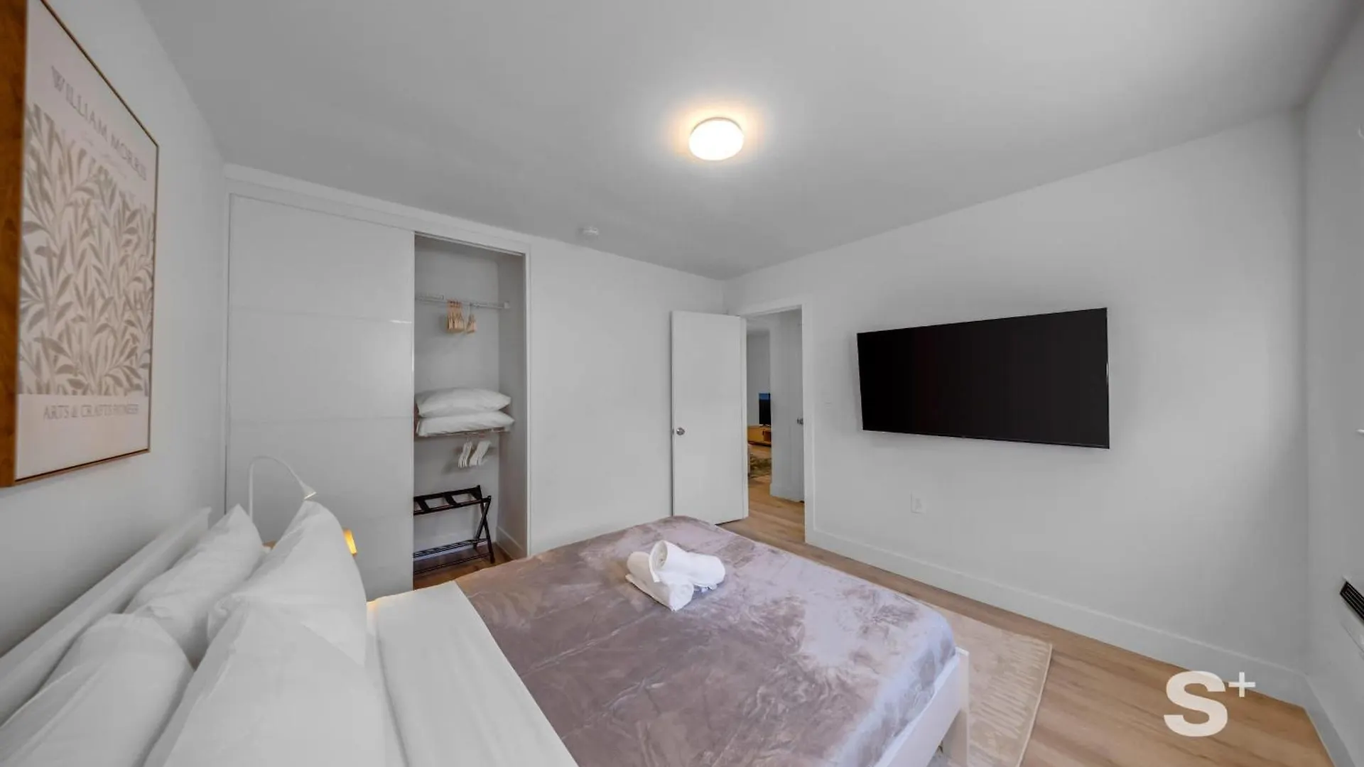 1-br Retreat With Modern Chic Gym, Garden And Bbq