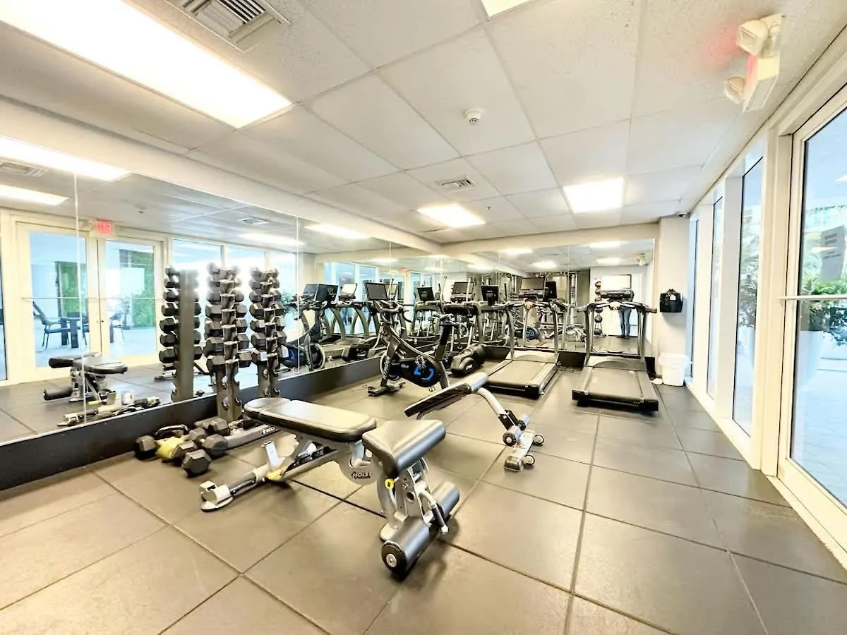 Stylish Brickell 2bd2br Pool Gym Apartment