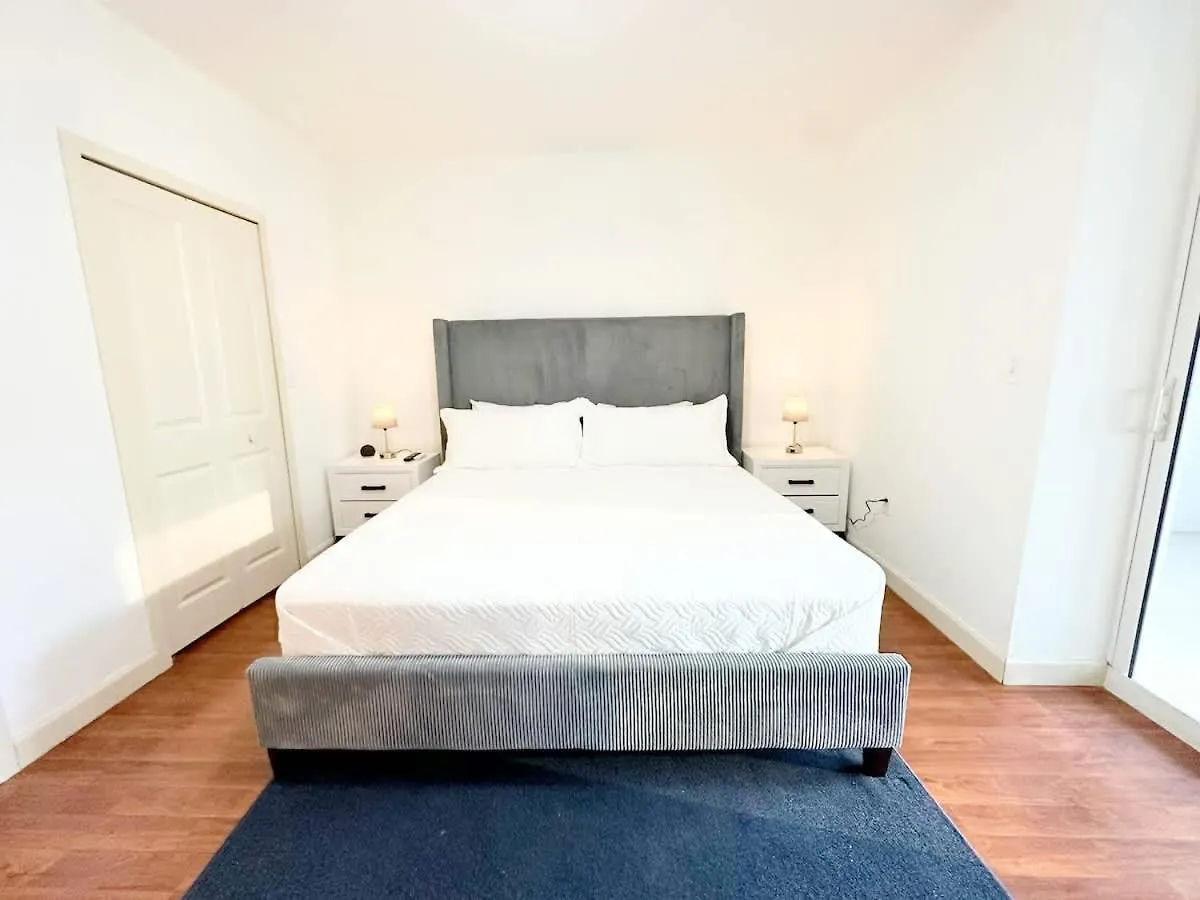 Apartment Stylish Brickell 2bd2br Pool Gym