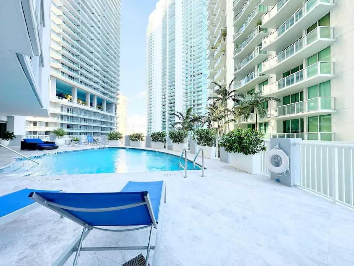 Apartment Stylish Brickell 2bd2br Pool Gym