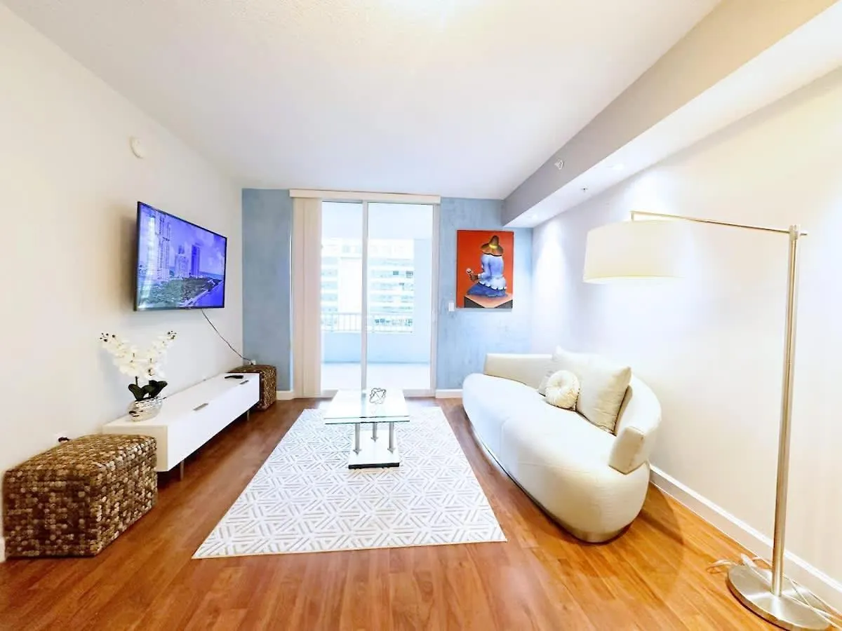 Stylish Brickell 2bd2br Pool Gym Apartment Miami