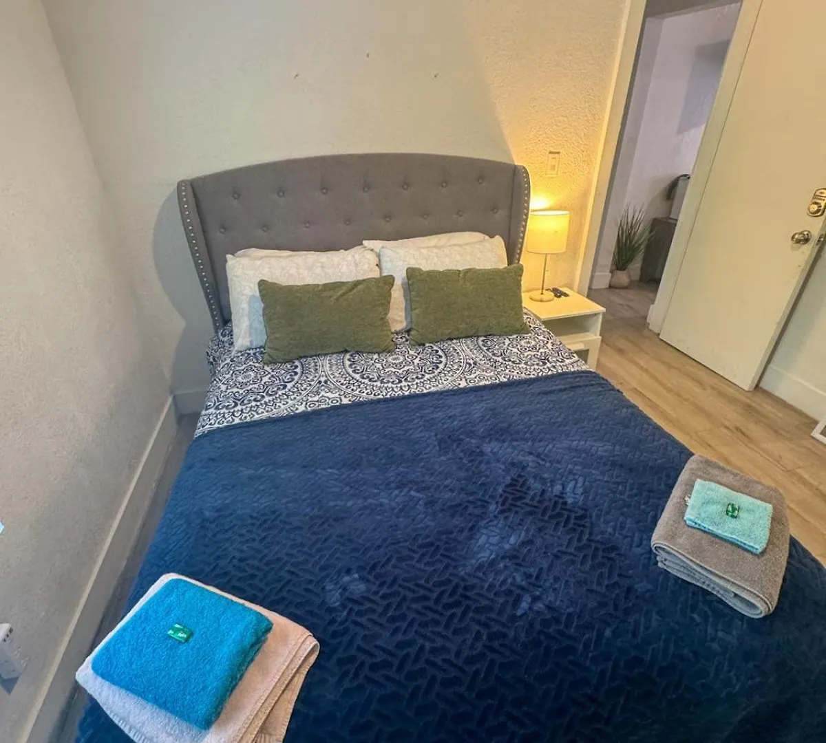 Deluxe In Location In A 2 Bedrooms Unit - Parking, Laundry And Luggage Storage Penzion