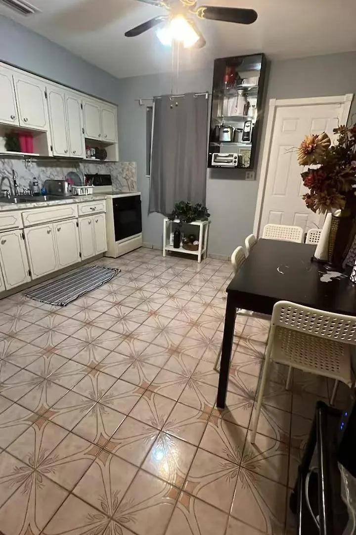 Homestay Serene - Private In Shared Miami