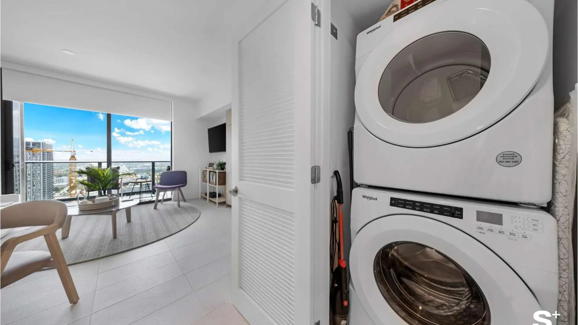 Apartment 1-br Skyline Retreat Miami