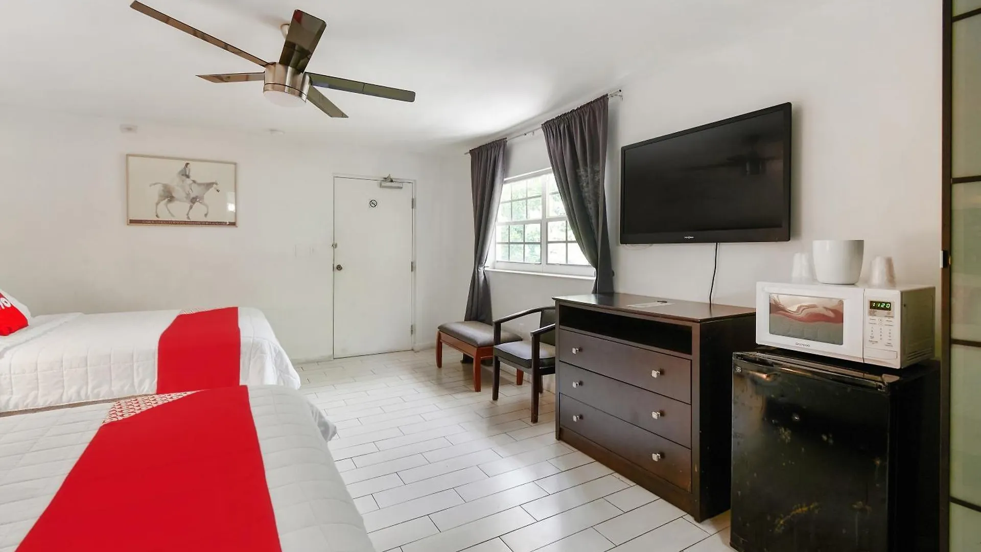Oyo - Miami Airport Hotell 2*