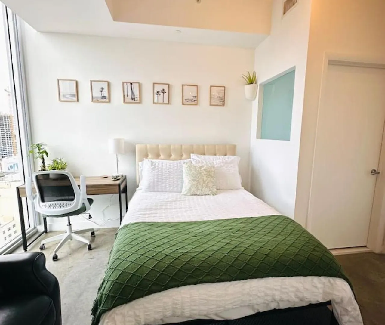 Art-filled Loft 180 Views, Rooftop Pool, Parking בית נופש מיאמי