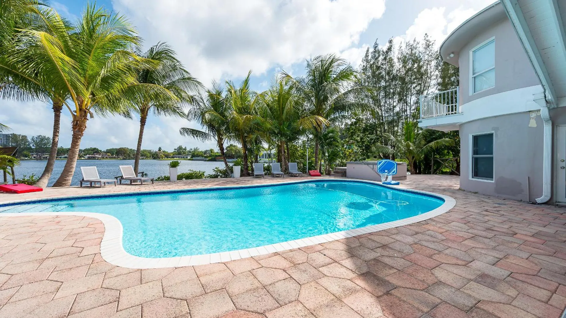 Tropical Waterfront Family Oasis - Amazing Location 迈阿密