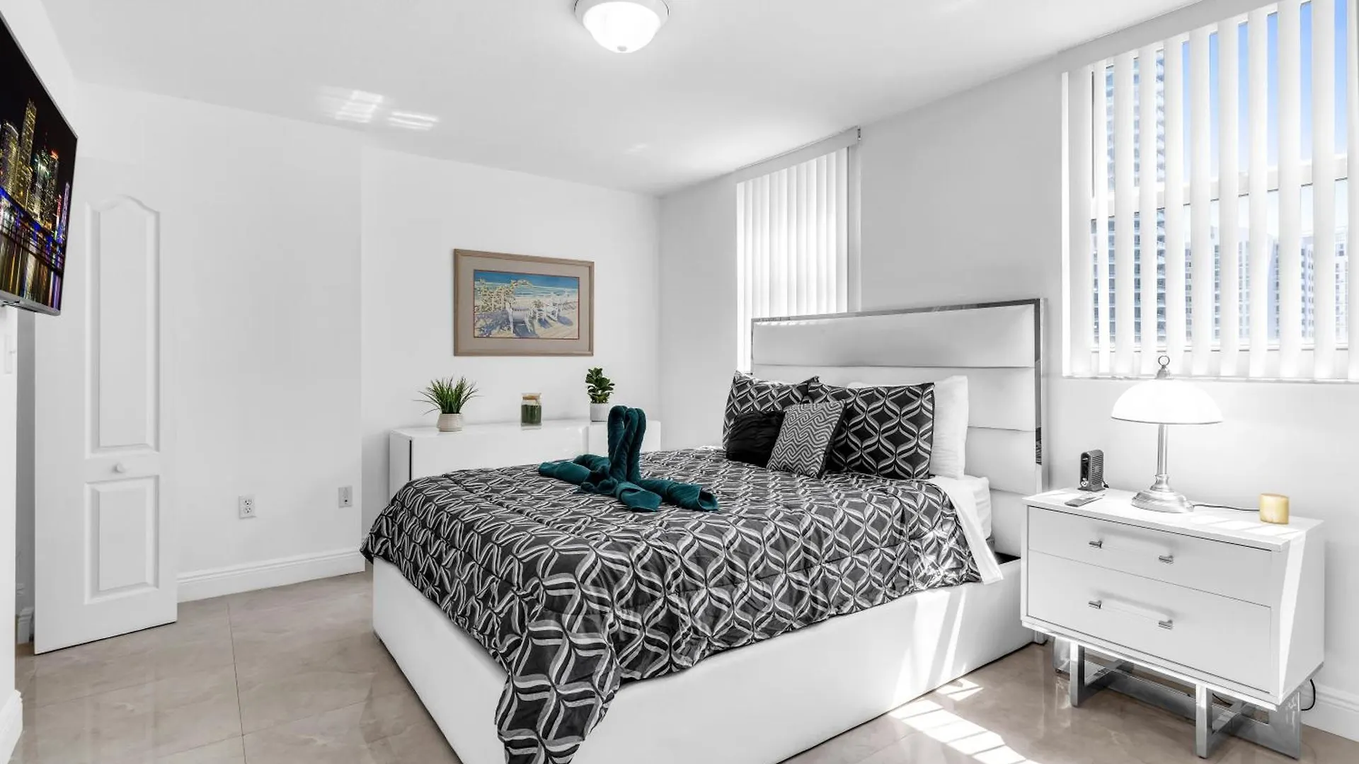 شقة 2 Bed With A Pool & Gym- Free Garage Parking ميامي