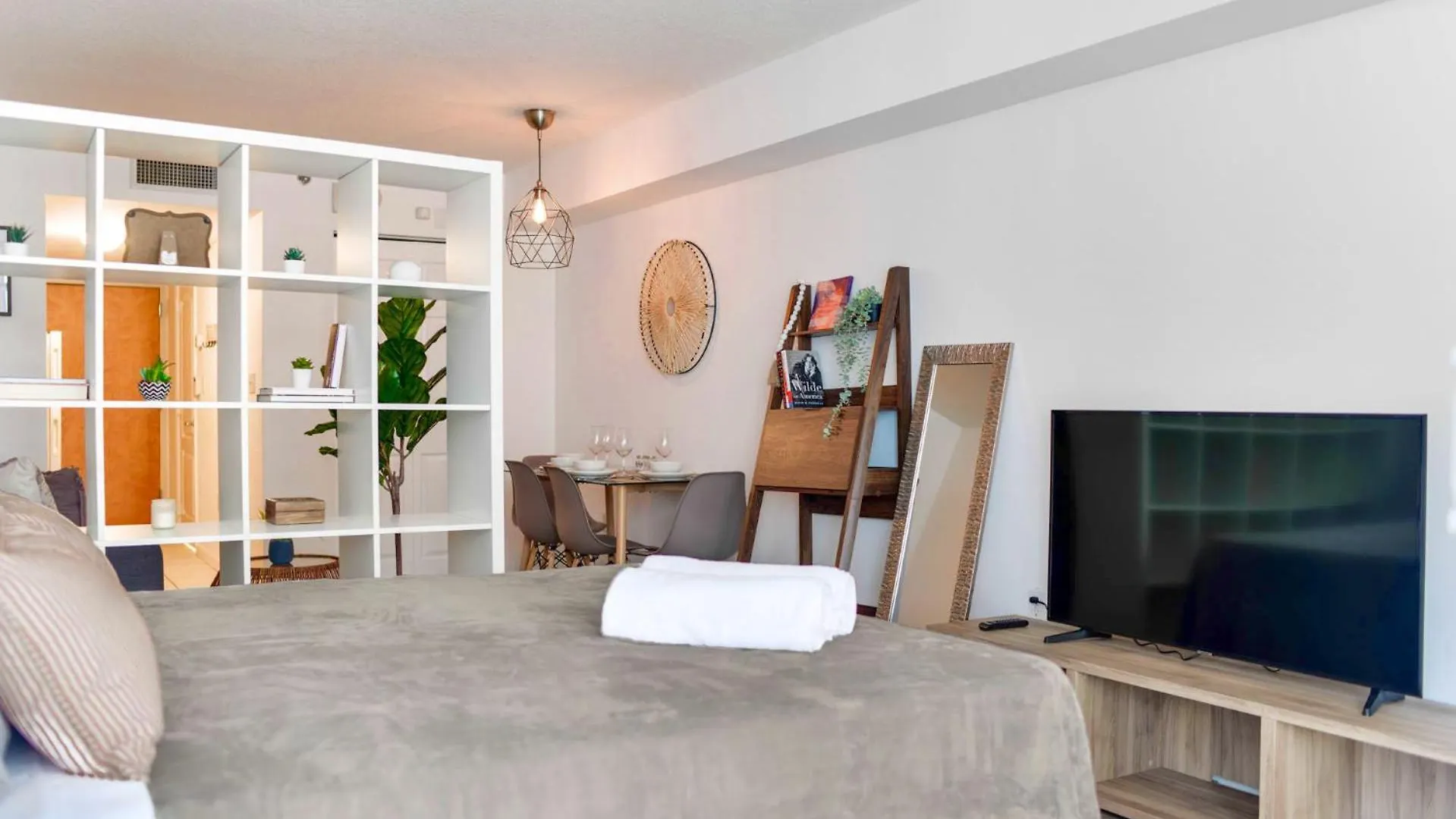 Apartman Stylish In W Cityscape Views