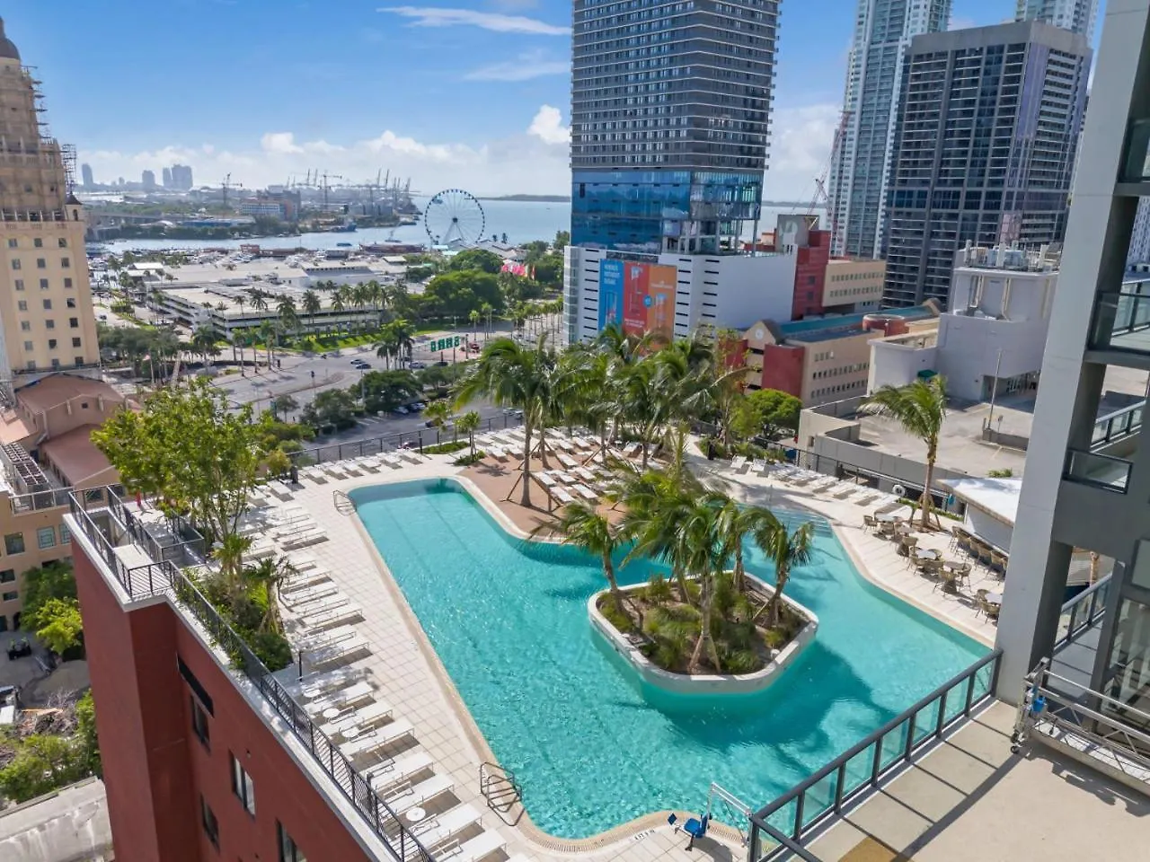 Sunlit 1br In Downtown *