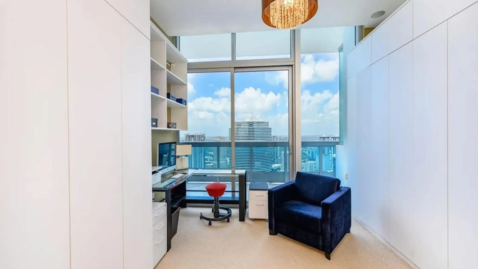 Penthouse With Bay Views In Downtown Apartamento