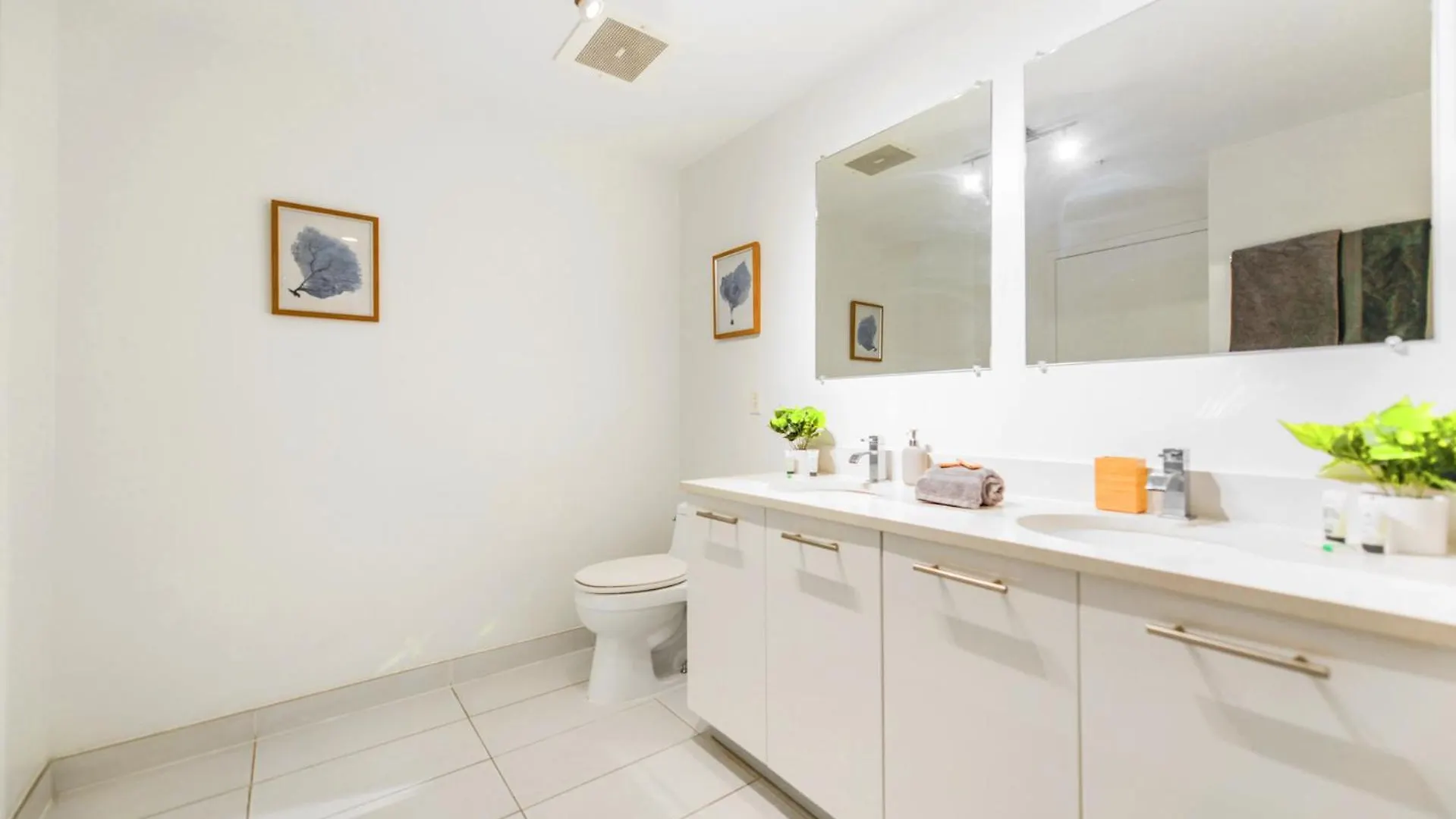Stylish Midtown - Pool & Prime Location *