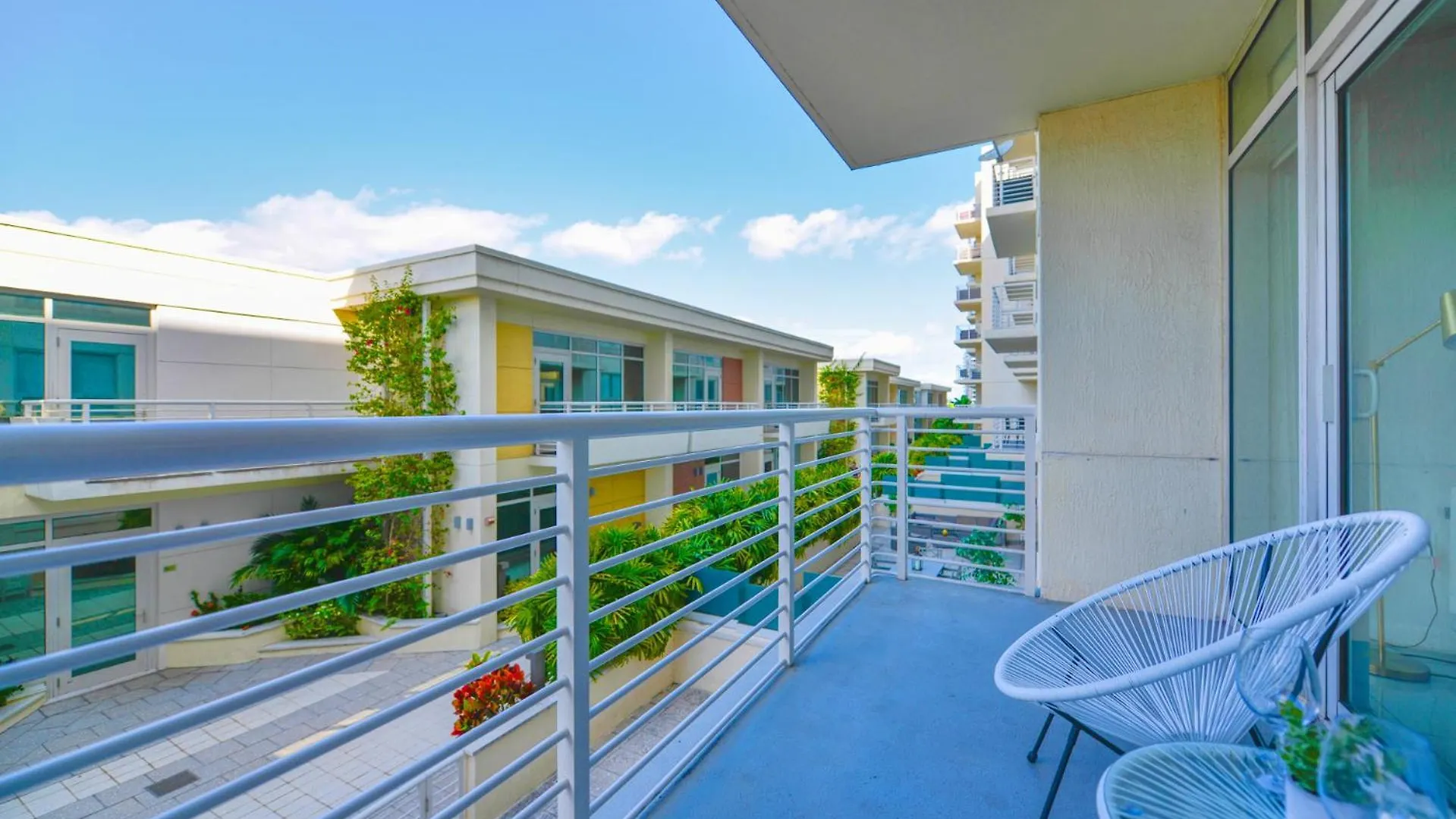 Stylish Midtown - Pool & Prime Location شقة *