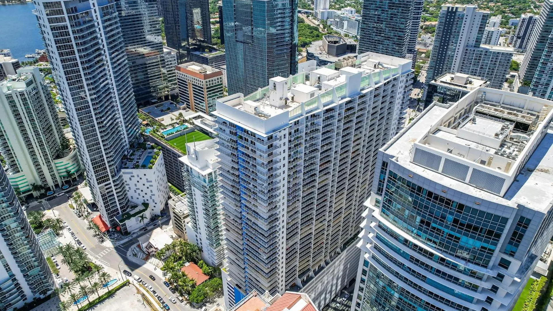 Skyline And Bay Glimpse 1br Brickell Retreat *