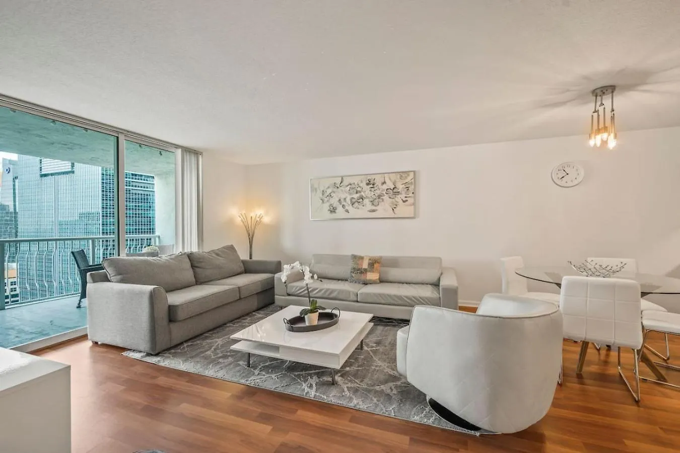 Skyline And Bay Glimpse 1br Brickell Retreat *