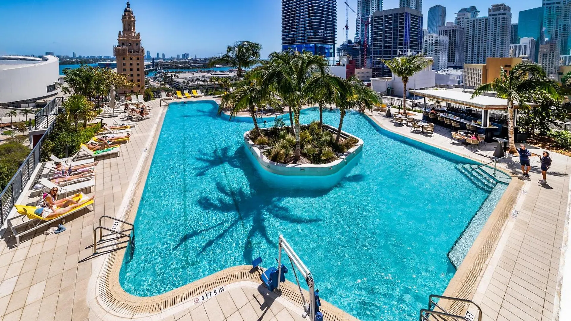 아파트 Stunning 2 Bed 2 Bath W Balcony & Incredible Views *