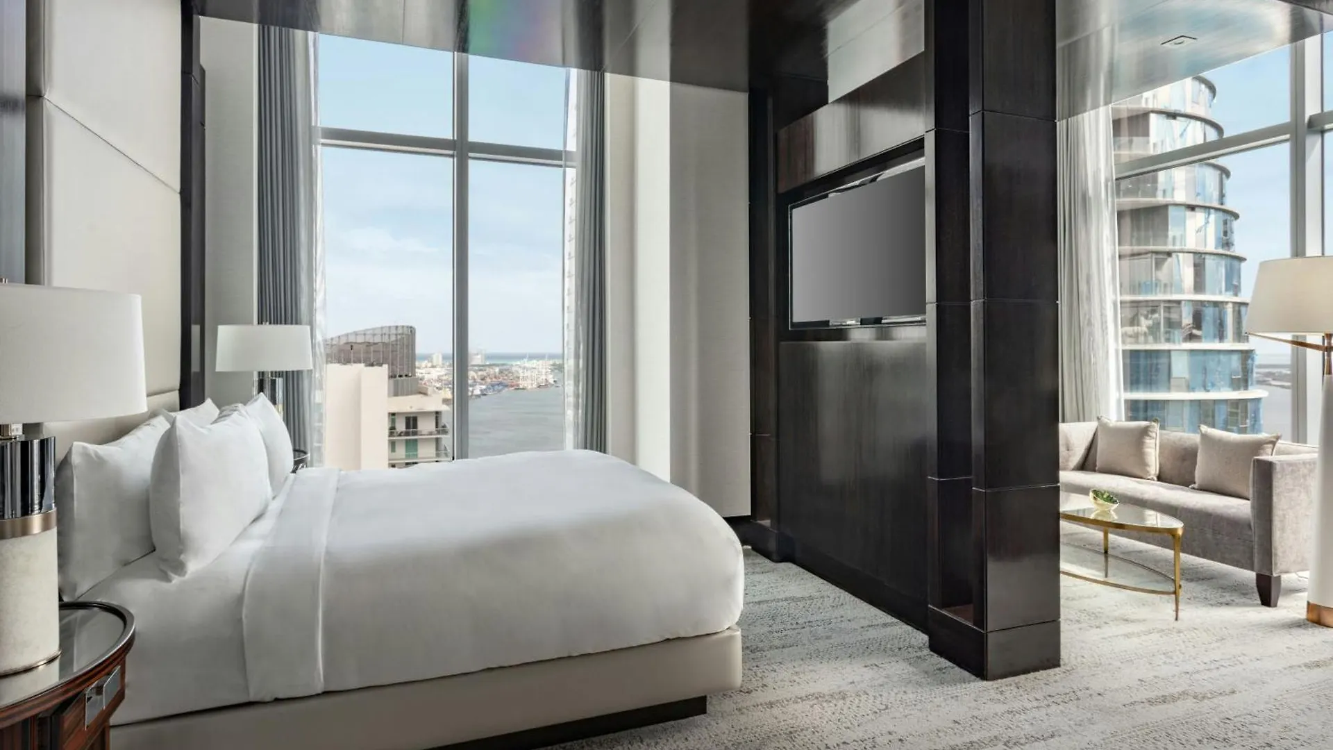 Jw Marriott Marquis Hotel