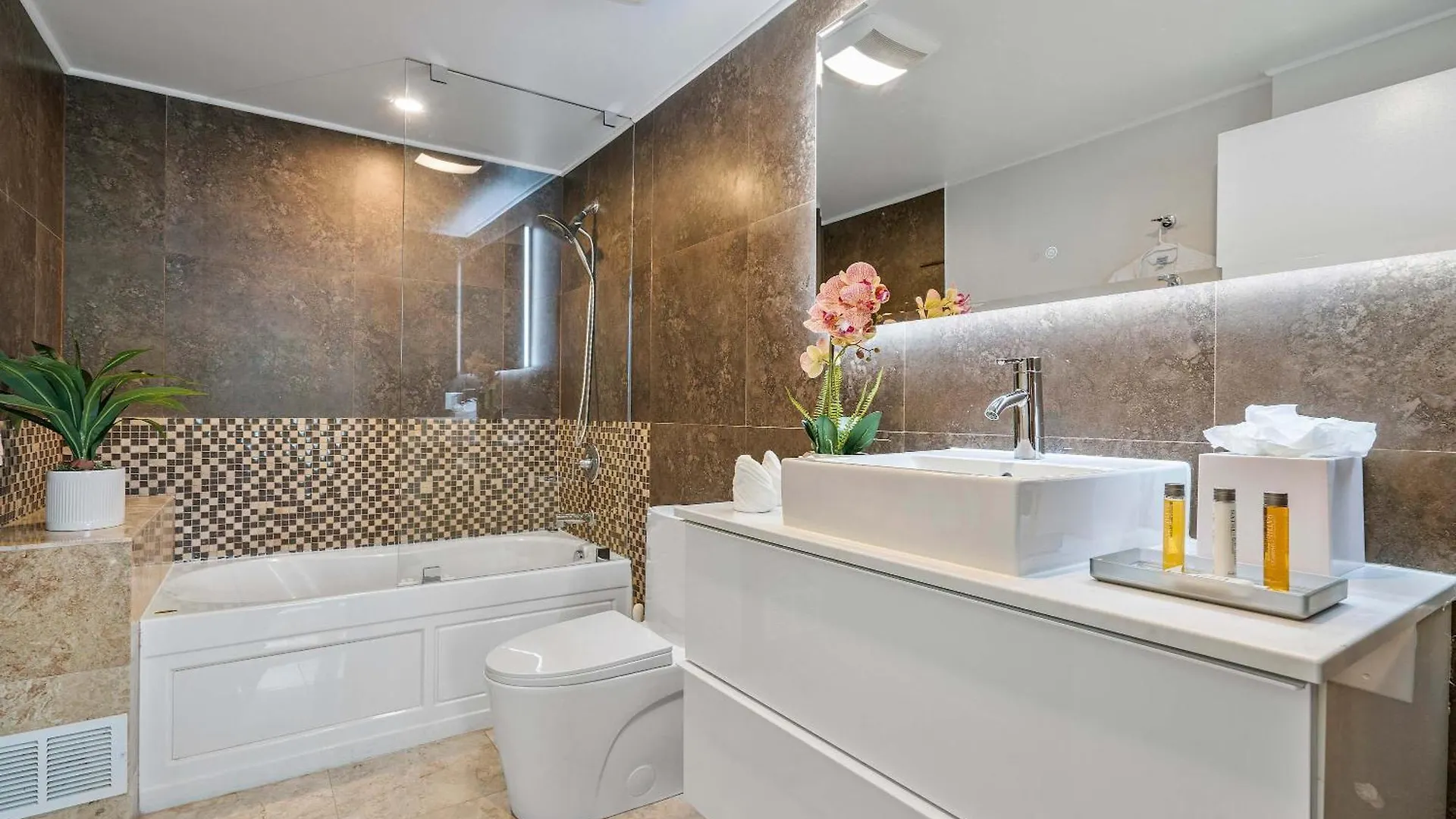 Appartamento Mvr-coconut Grove-s Kept Secret-revealed