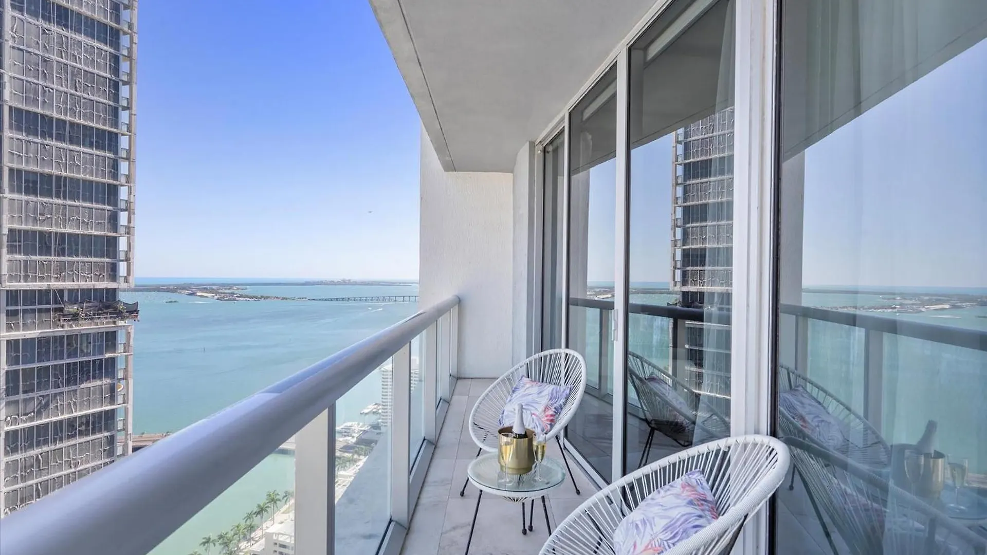 Mvr - Ocean & River Views Boutique Pool Apartman *