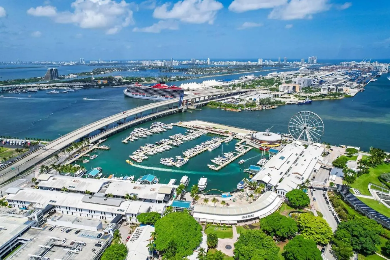 Bayview 2br Retreat Stunning Views And Pool Apartman