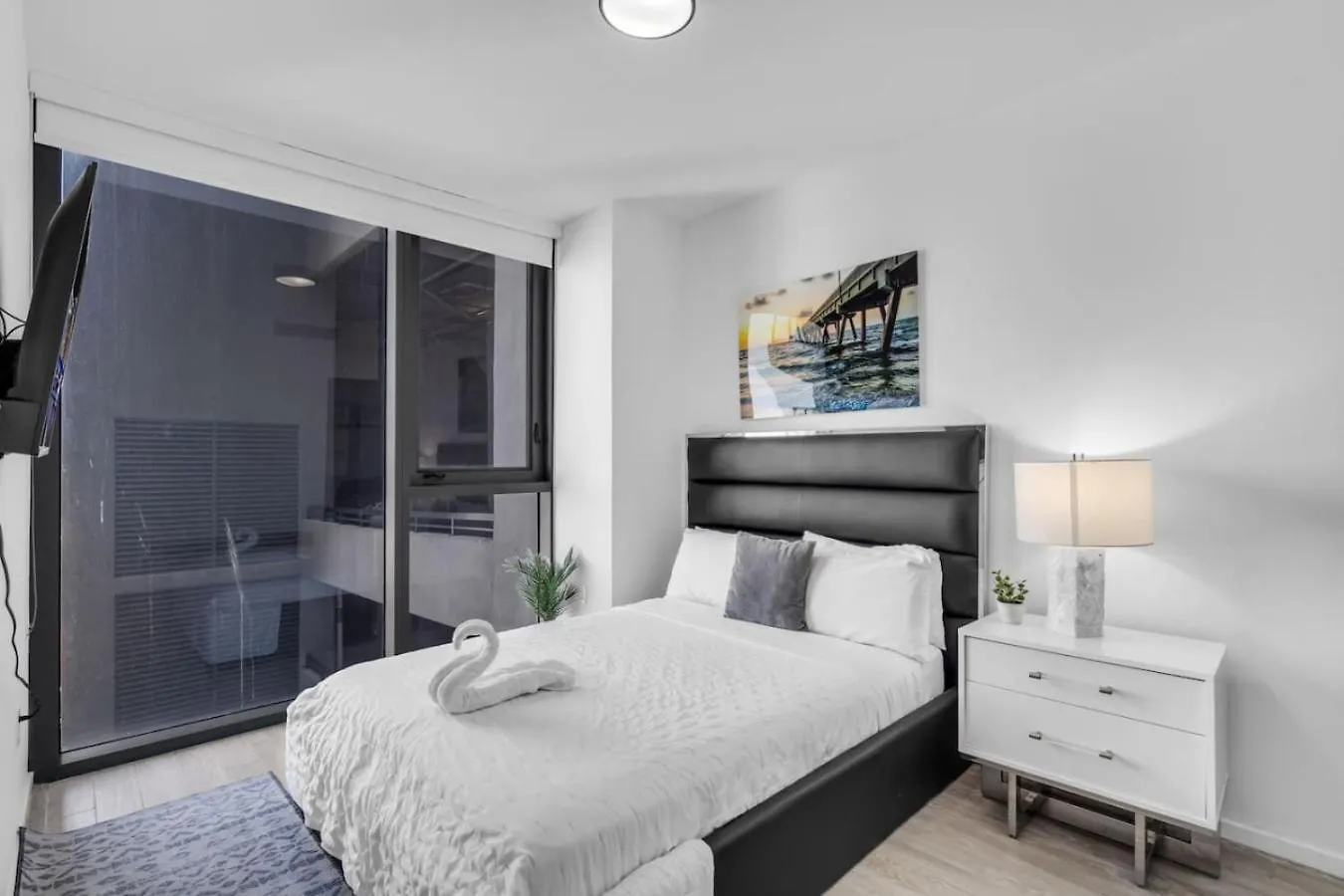 Bayview 2br Retreat Stunning Views And Pool Miami