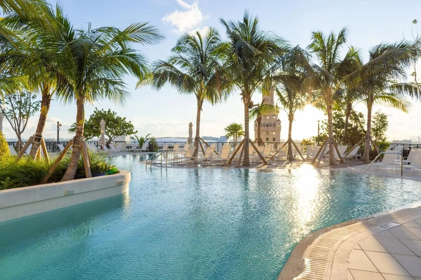 3610 Calm Blue W Balcony View Pool And Gym