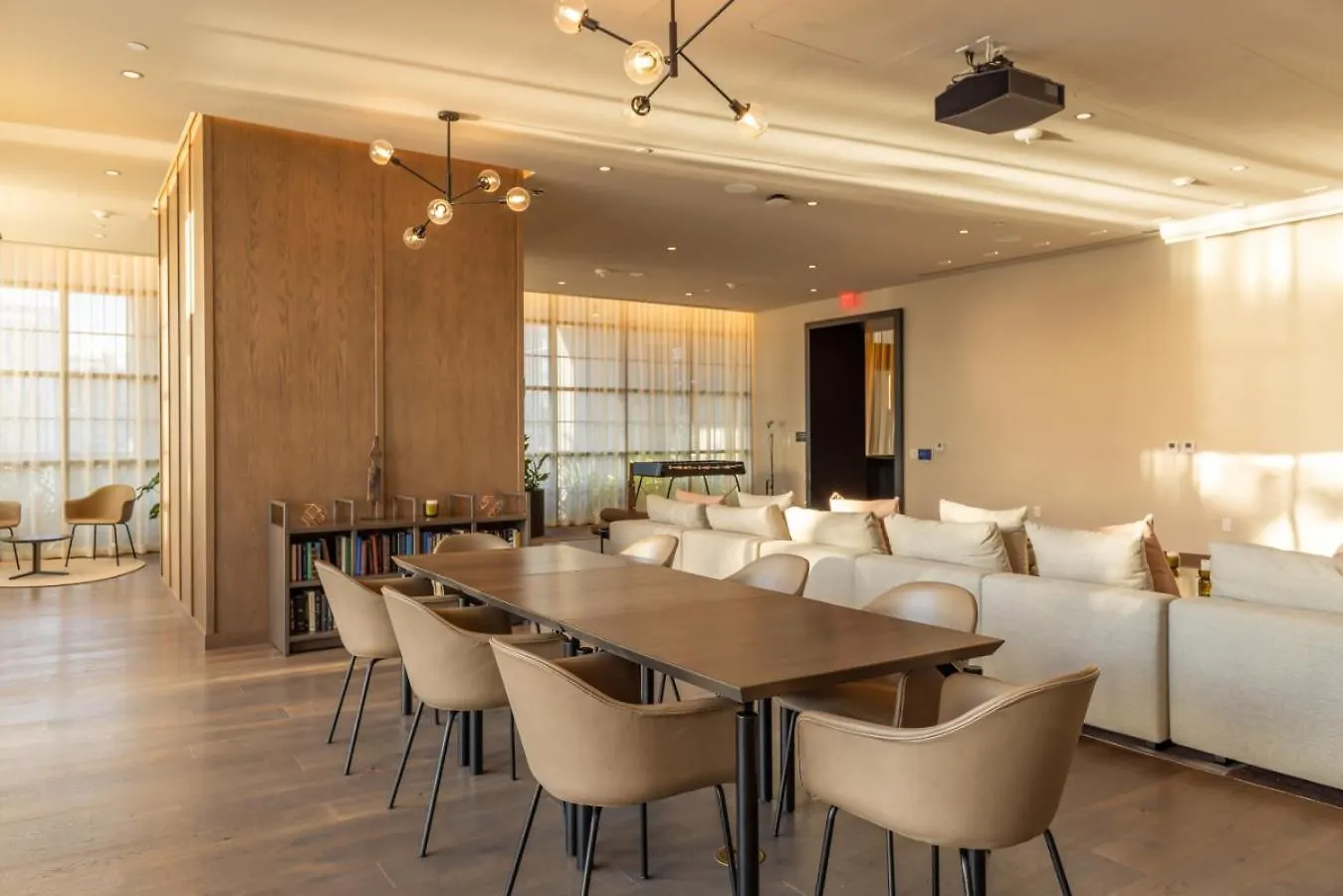 2414 Chic In Downtown With Bay And Views A Pool And Gym *