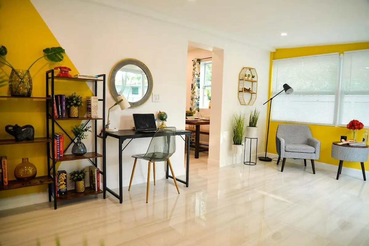 Dom wakacyjny Vibrant 4bd 2ba W Pool Miami