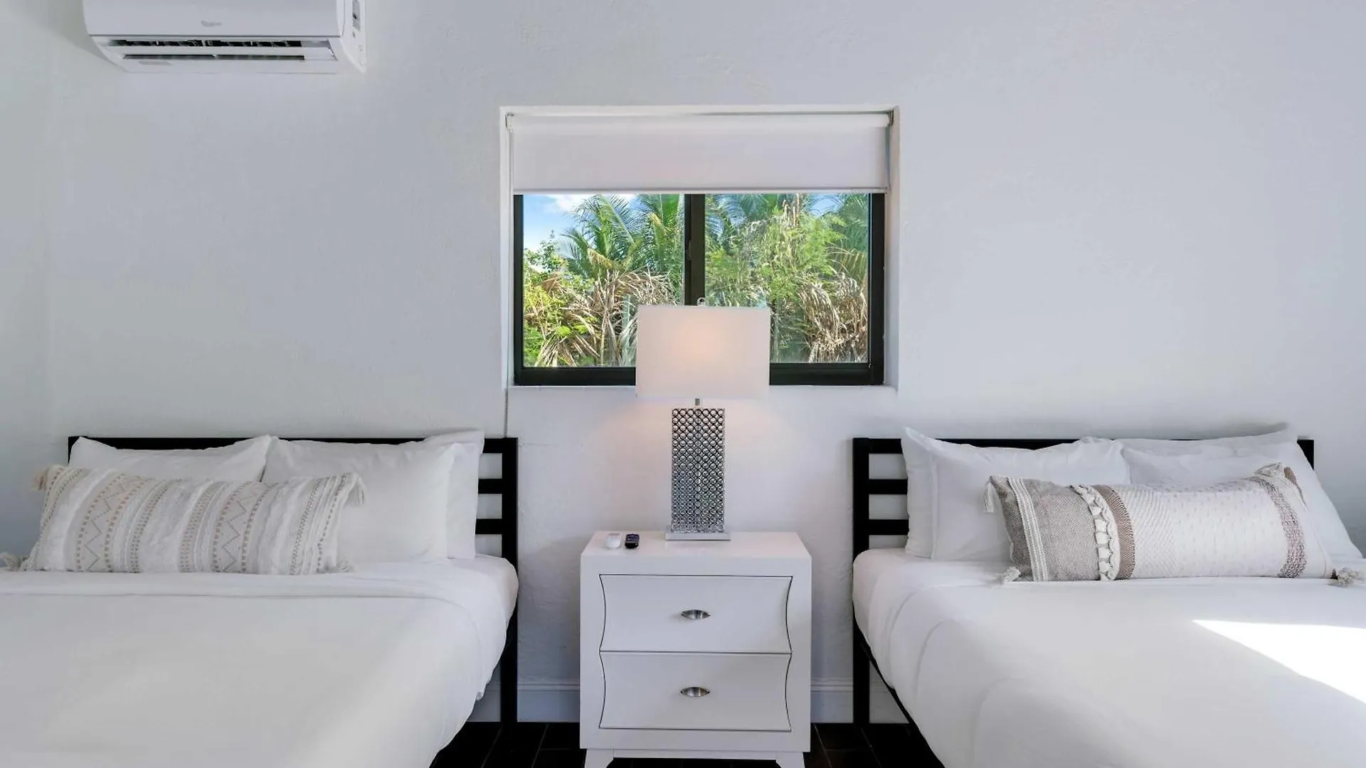 בית נופש Hidden Bungalow- Peaceful Retreat Bbq And Hot Tub