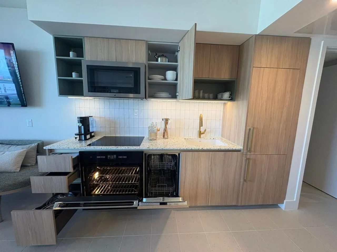 4010 Charming High Floor With Views * Miami