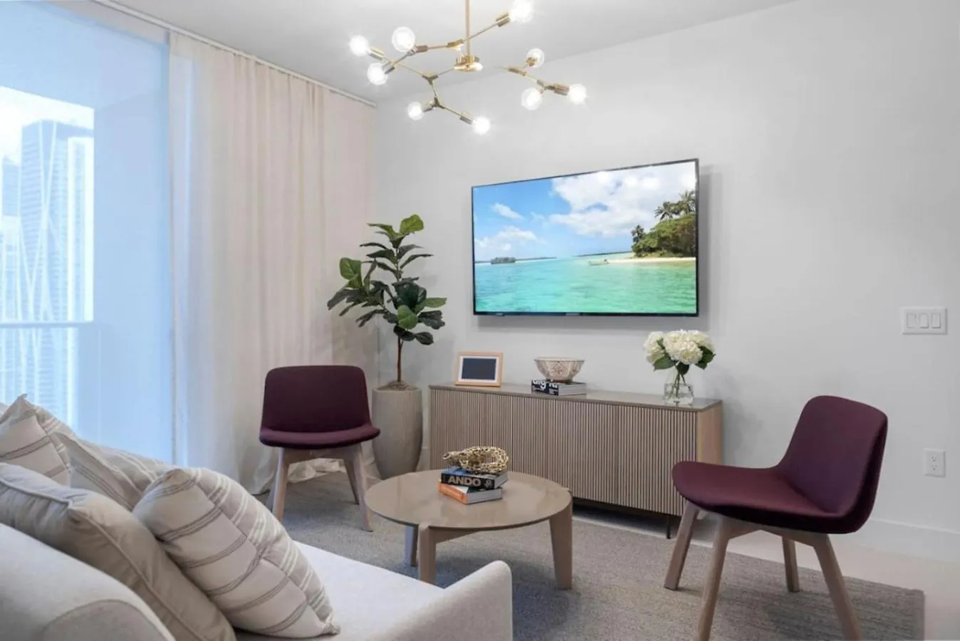3002 Downtown In Front Of Kaseya Center With Gym And Pool *