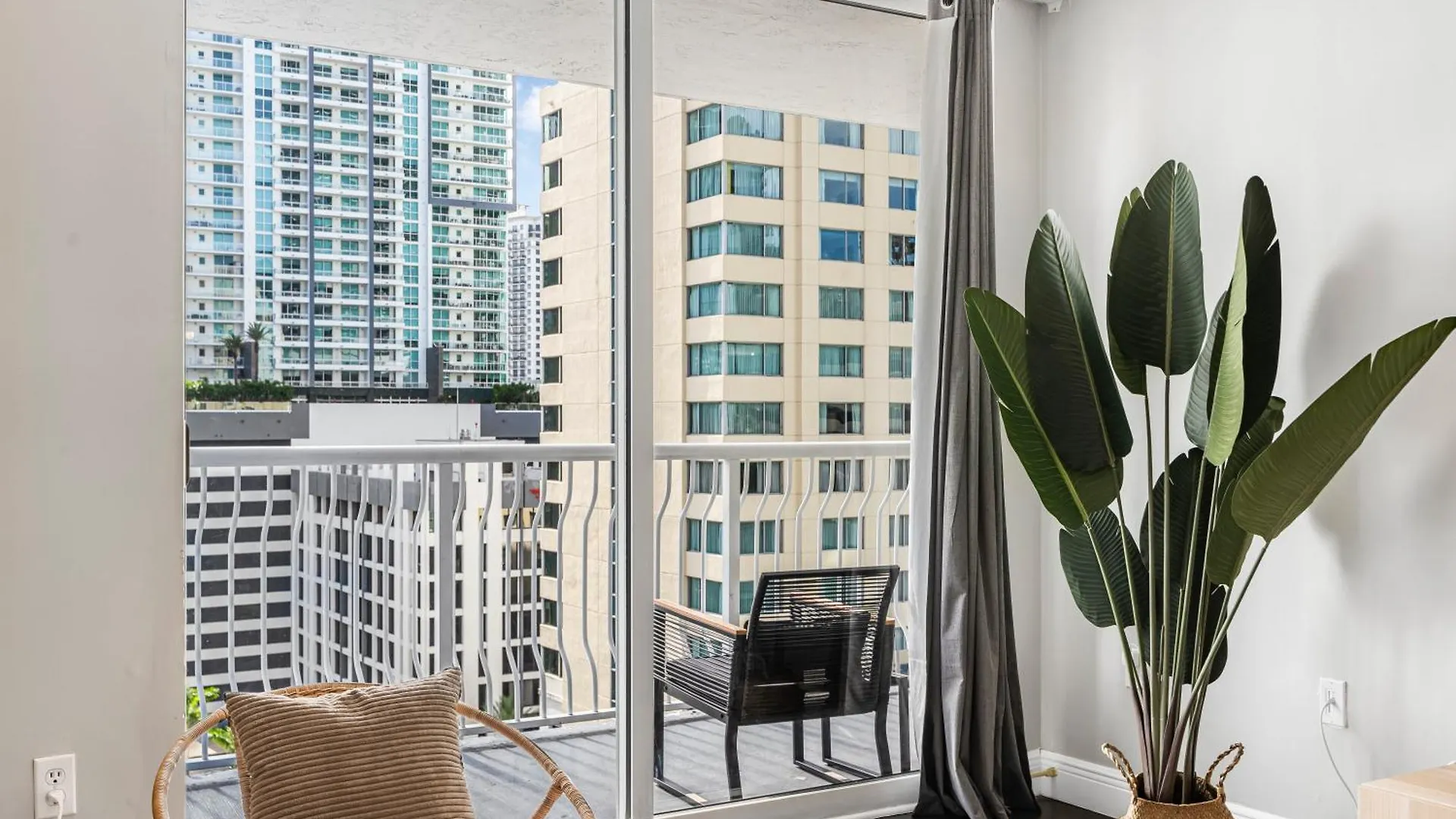 Apartment Luxurious 3br With Pool In Brickell Miami