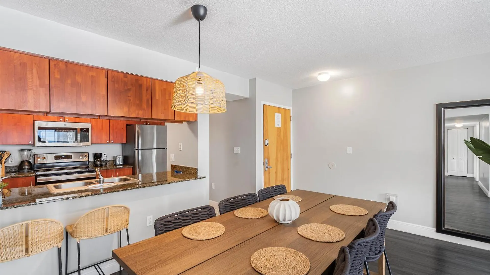 Luxurious 3br With Pool In Brickell Apartment *