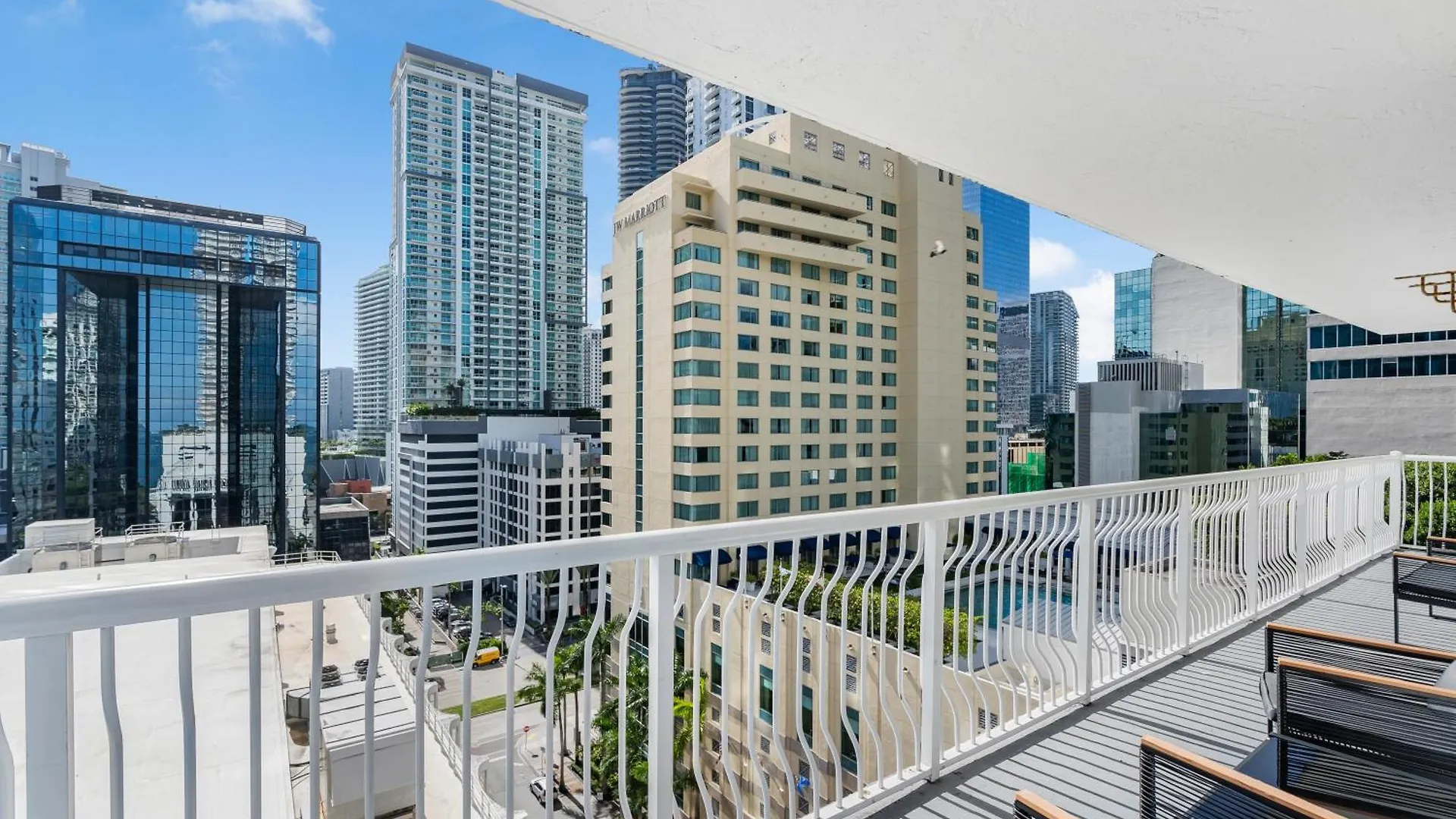 Luxurious 3br With Pool In Brickell