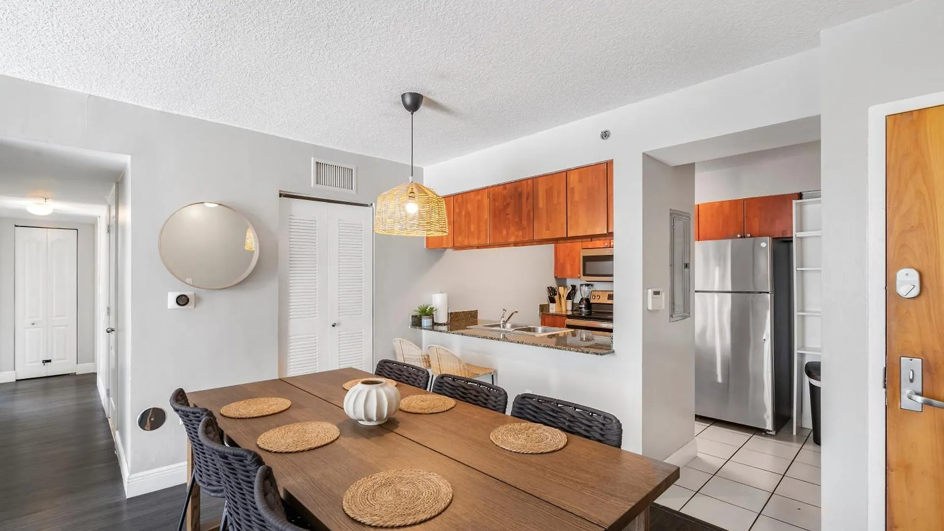 Luxurious 3br With Pool In Brickell Apartment