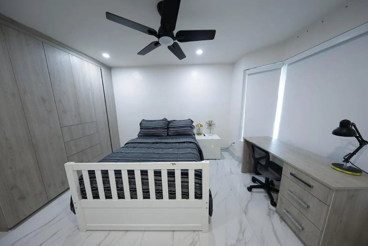 New! Upscale Modern Waterfront 3br 3ba Villa *