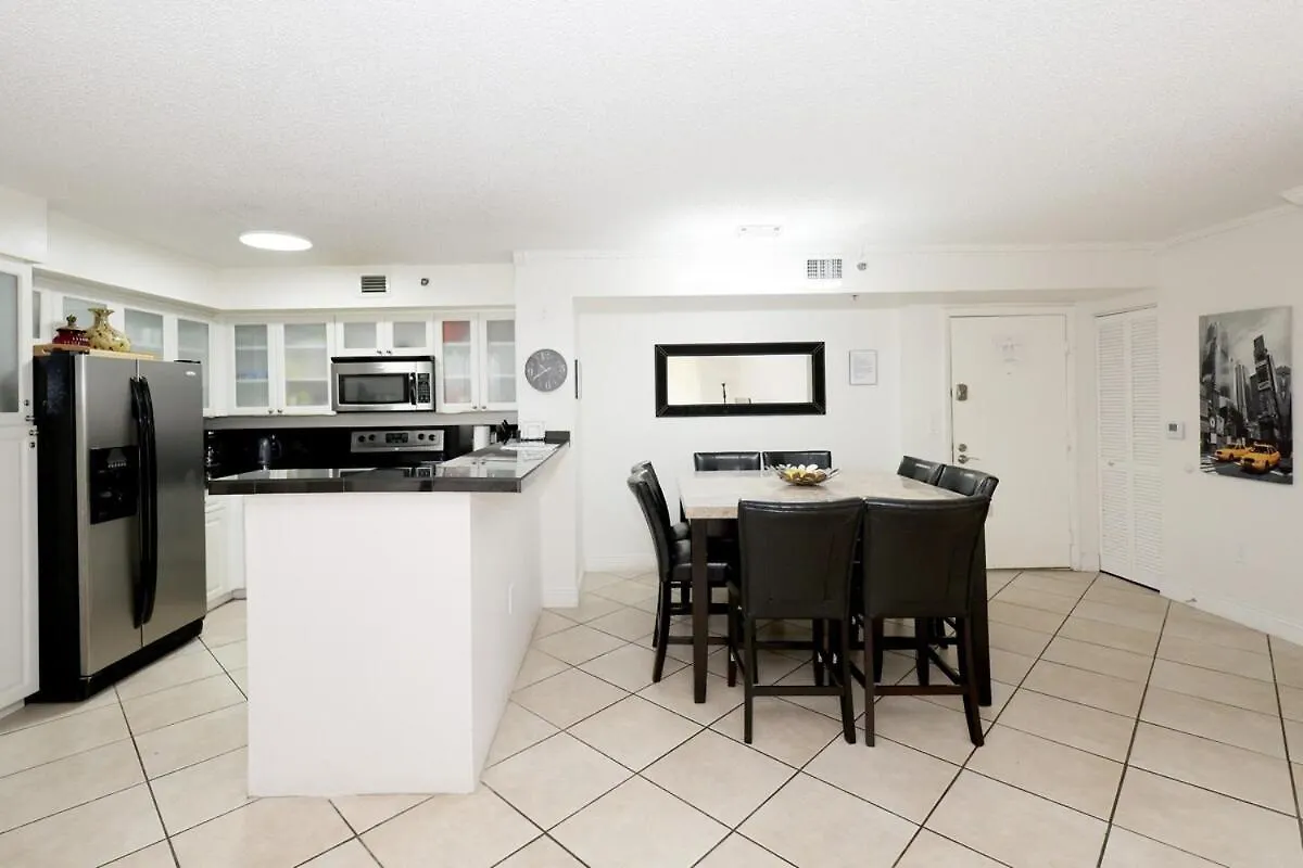 아파트 2 Bedrooms At Yacht Club Of Aventura 마이애미