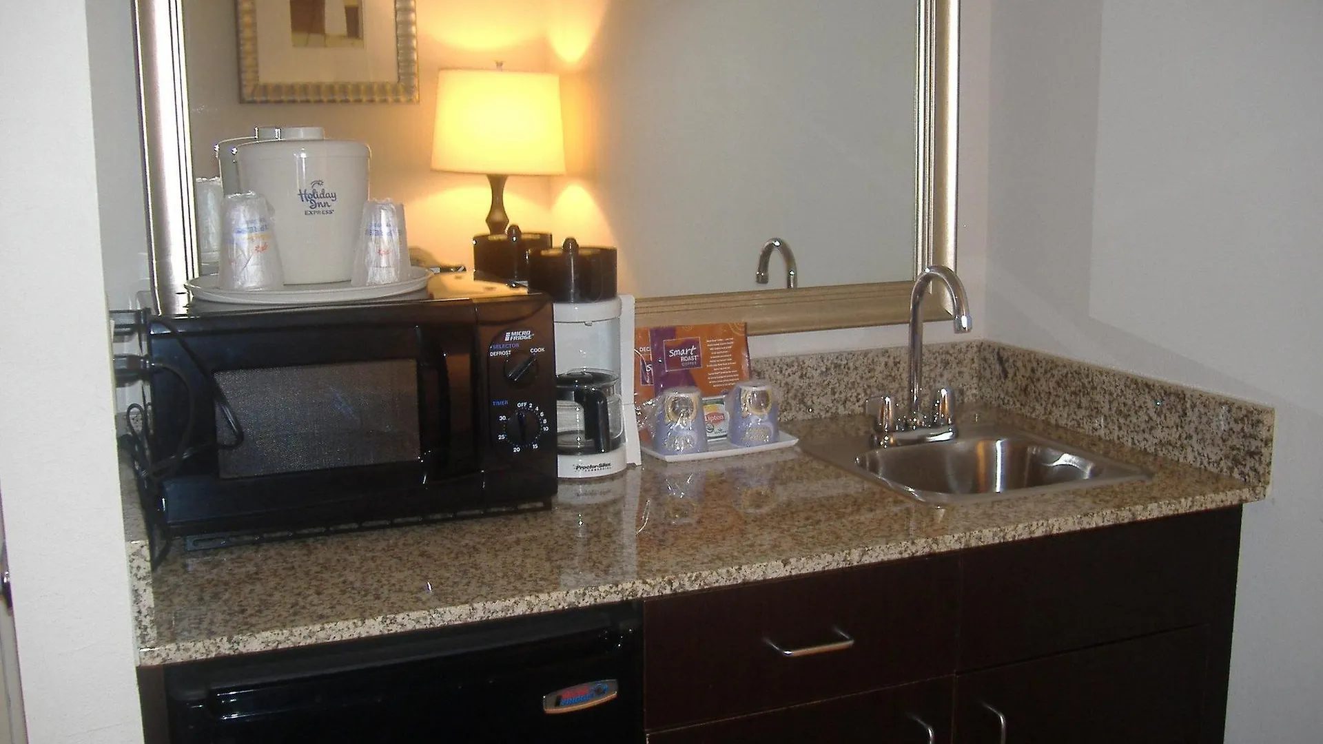 Express & East-miami By Ihg Hotel