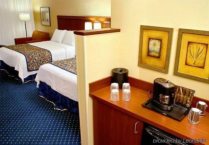 Hotel Courtyard By Marriott Miami At Dolphin Mall 3*