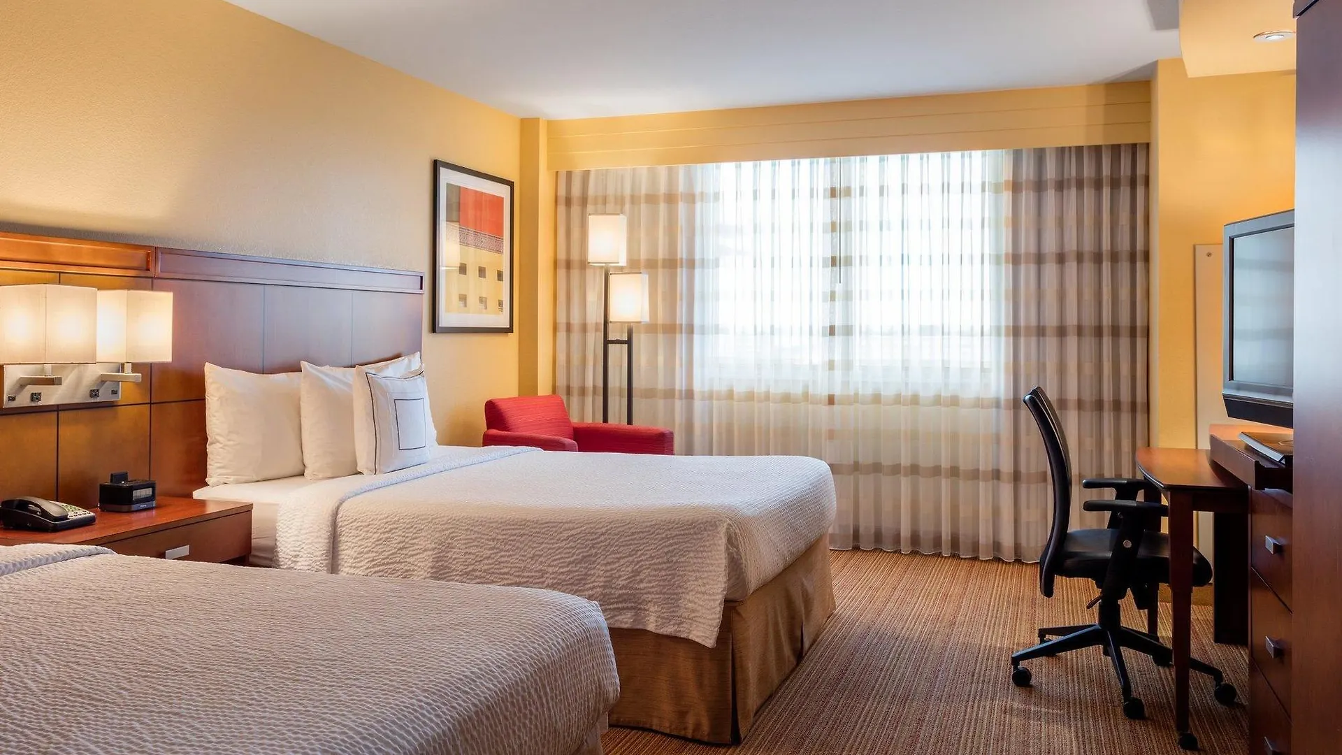 Courtyard By Marriott Airport Miami