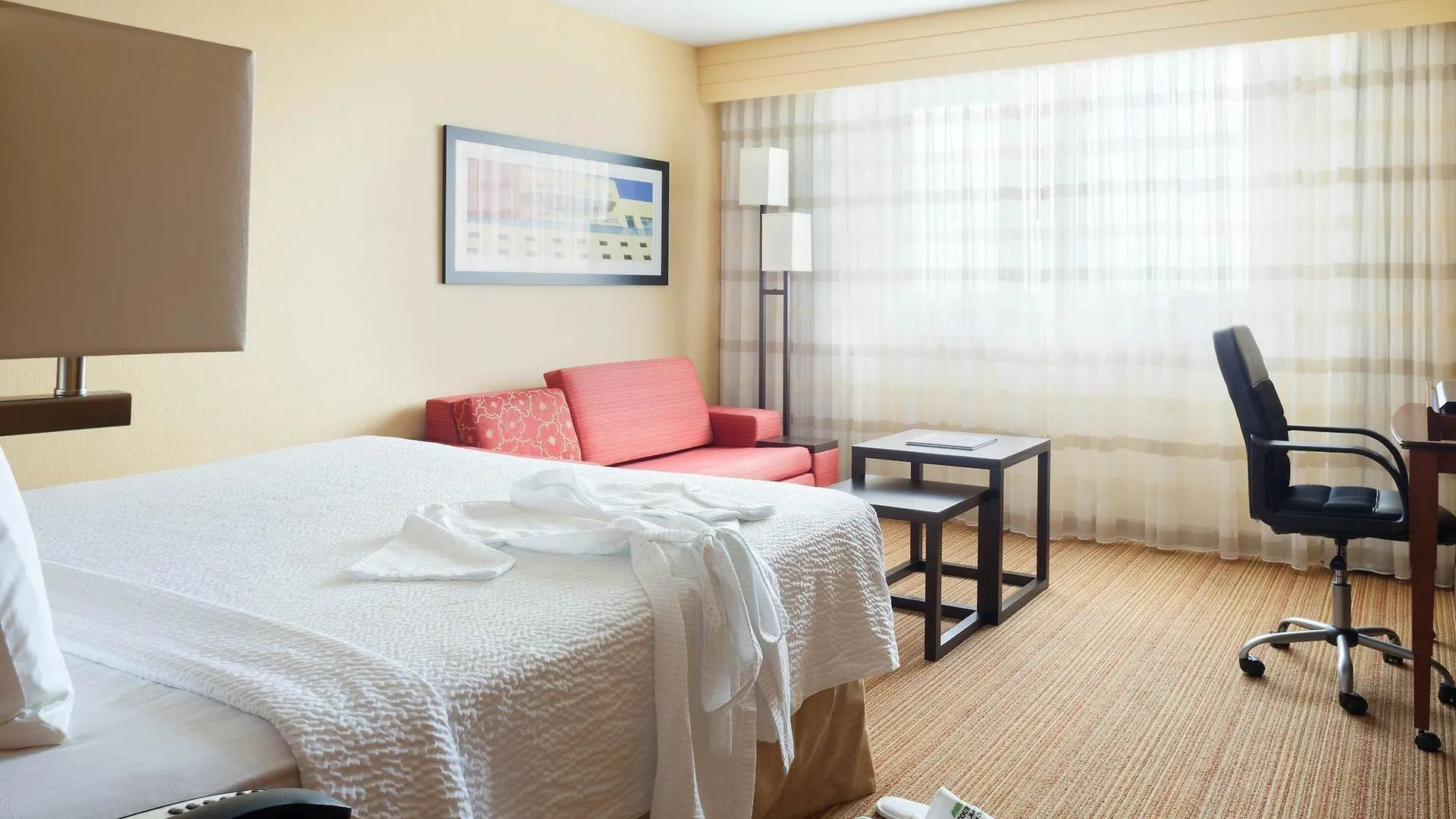 Courtyard By Marriott Airport Miami