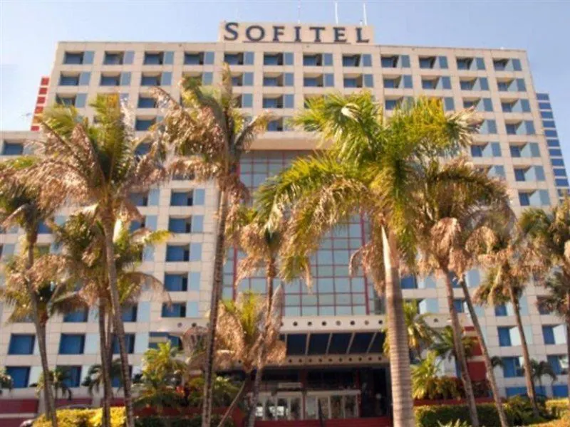 Pullman Miami Airport 4*