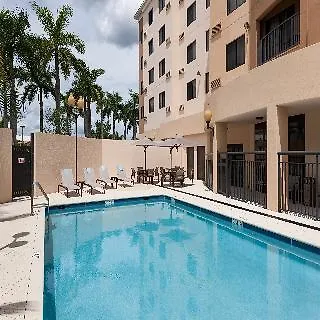Courtyard By Marriott Miami At Dolphin Mall 3*