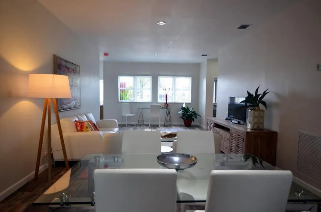 בית הארחה Hudson House 3*