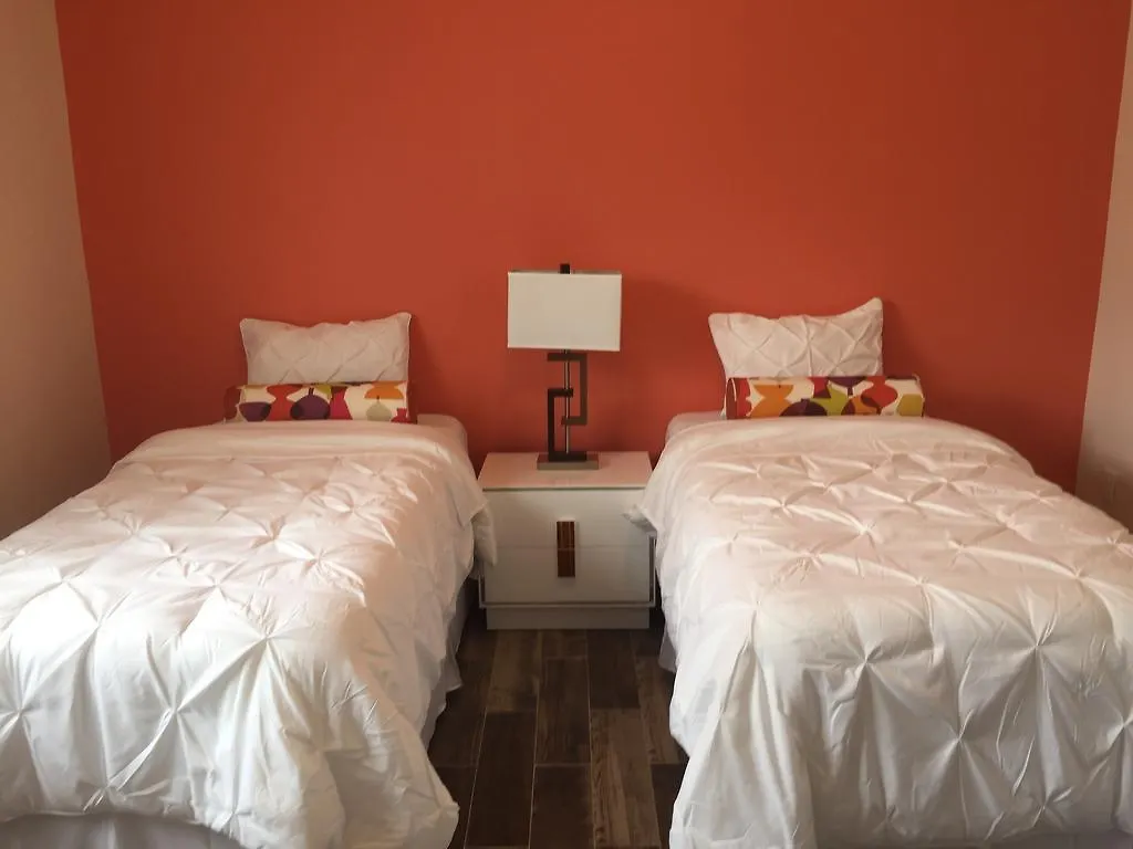 Hudson House בית הארחה 3*