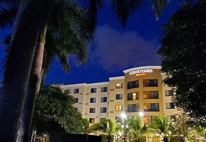 Courtyard By Marriott Miami At Dolphin Mall Hotel Sweetwater