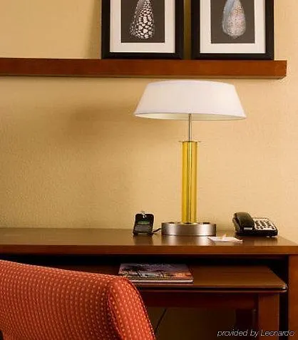 Courtyard Coral Gables Hotel 3*