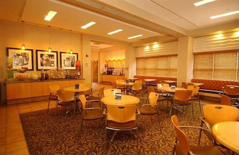 迈阿密椰林/科勒尔盖布尔斯希尔顿恒庭酒店 酒店 迈阿密