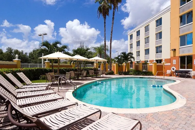 Express Miami Airport Area By Ihg Hotel Doral